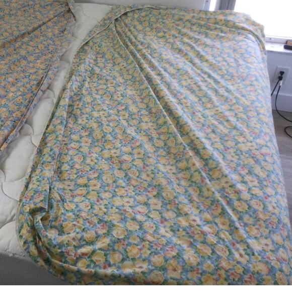 Vintage Discontinued Croscill Twin Size Fitted Sheet Yellow Flowers - Picture 4 of 8